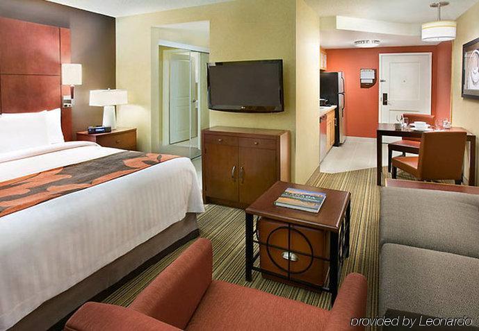 Hotel Courtyard By Marriott Airport 4*